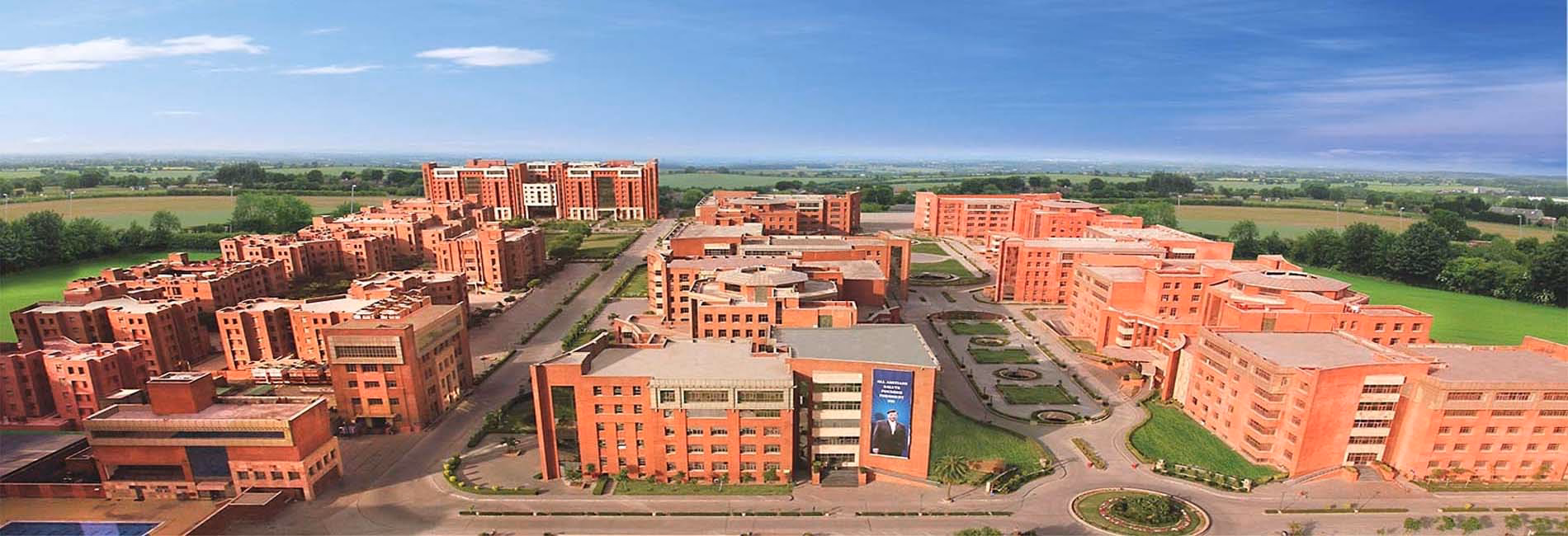 What is the fees of Amity University neuroscience?