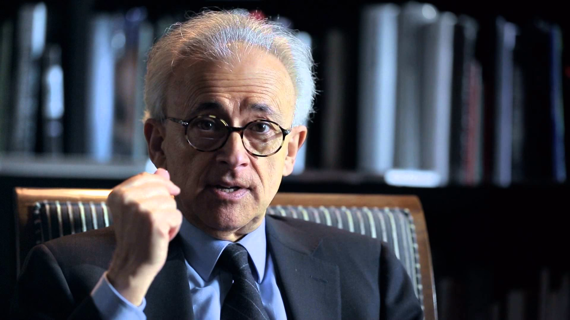 O que Antônio Damasio fala sobre a consciência humana no contexto geral?