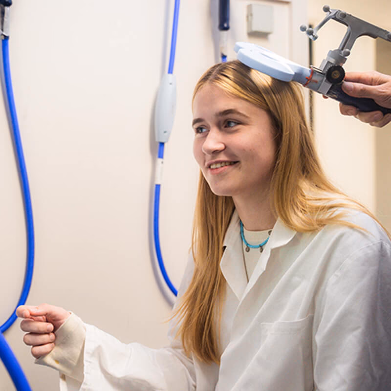 What is applied cognitive neuroscience?