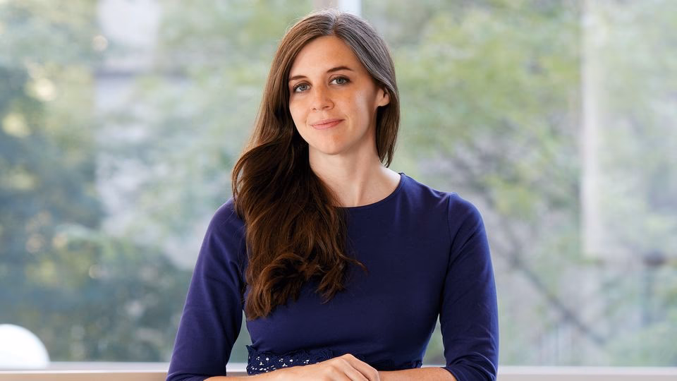 How much do assistant professors of medicine make in the US?