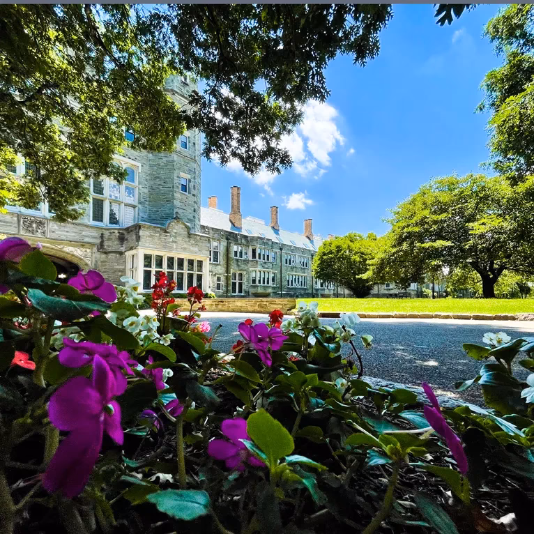 What actress went to Bryn Mawr College?