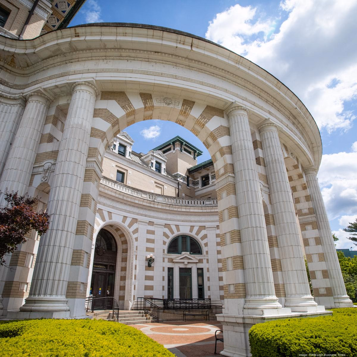 What major is Carnegie Mellon University known for?