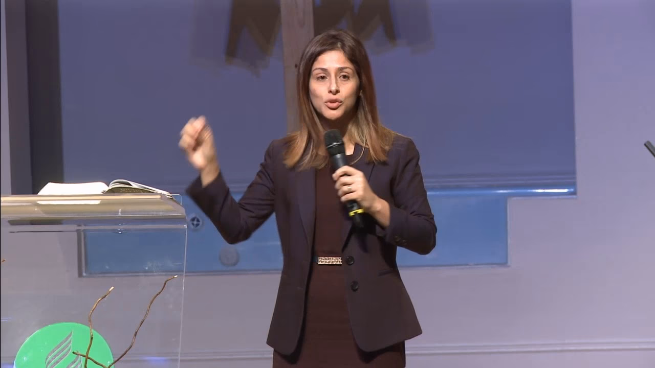 Como posso entrar em contato com a Dra. Rosana Alves?