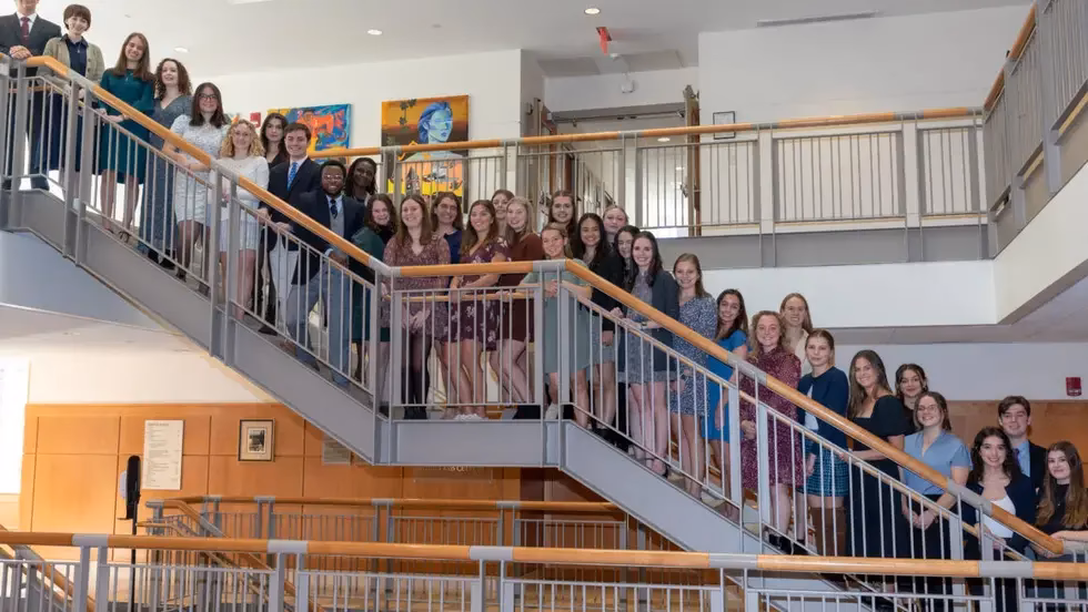 Does Holy Cross have neuroscience?