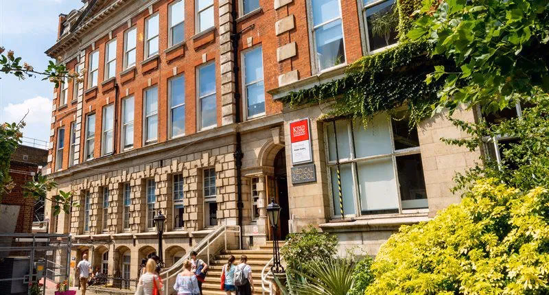 What grade do you need for KCL neuroscience?