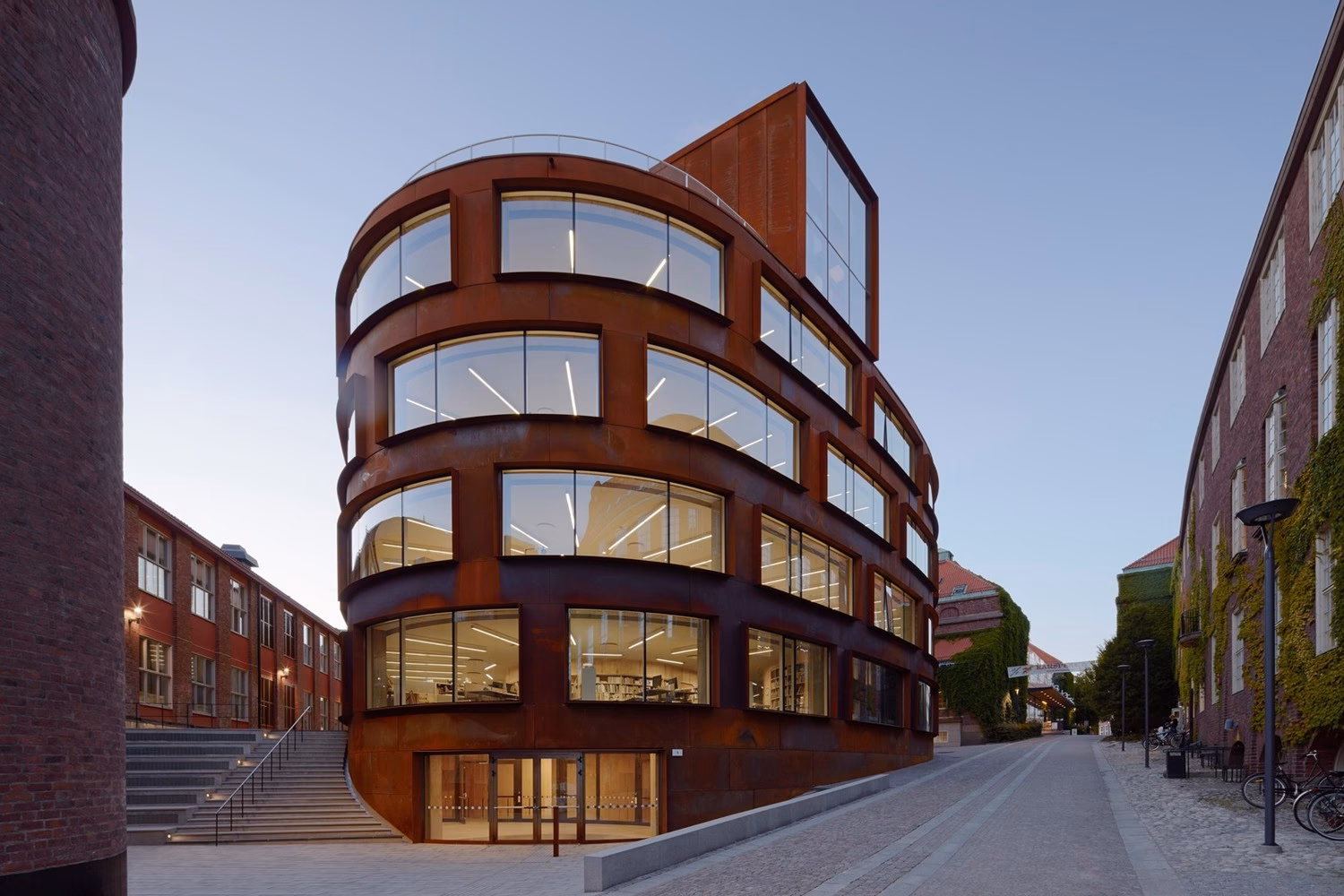 Is KTH difficult to get into?