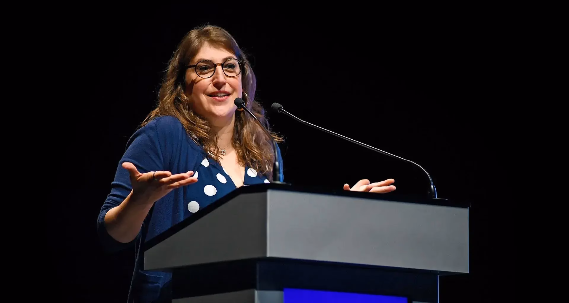 ¿Qué doctorado tiene Mayim Bialik?