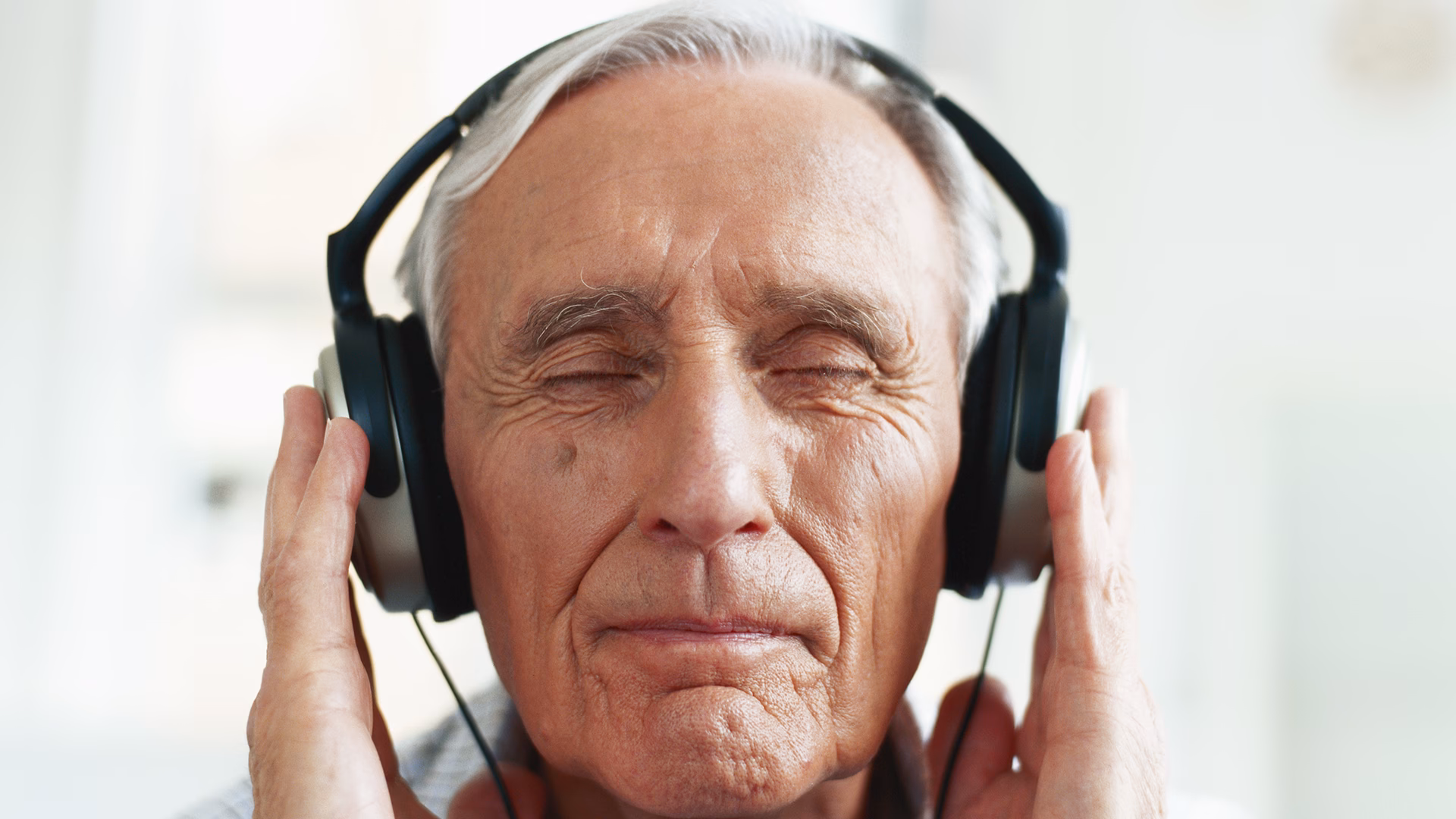 ¿Qué hacer para estimular el cerebro de un adulto mayor?