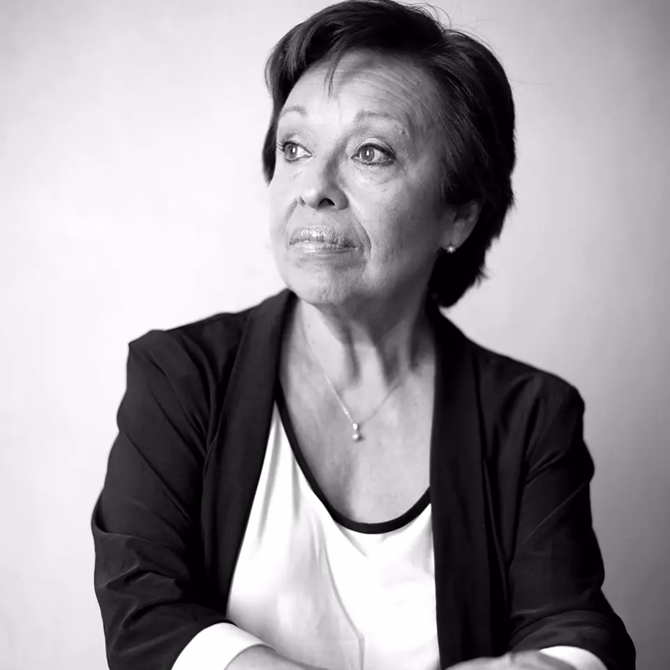 ¿Es Amanda Céspedes neurologa?