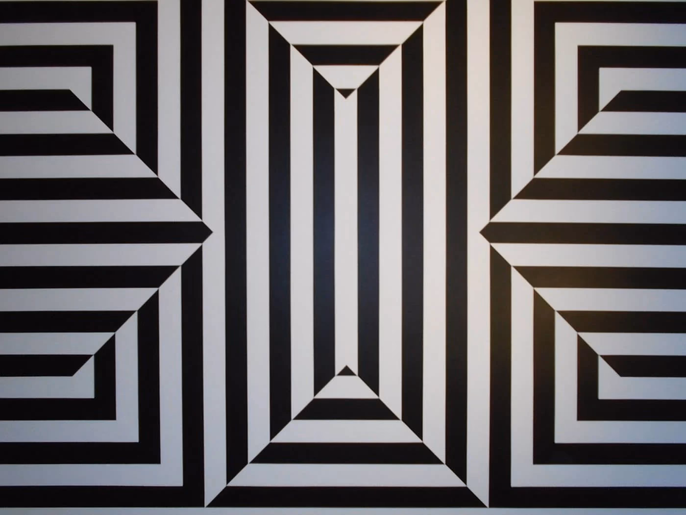 What is the optical illusion theory in psychology?