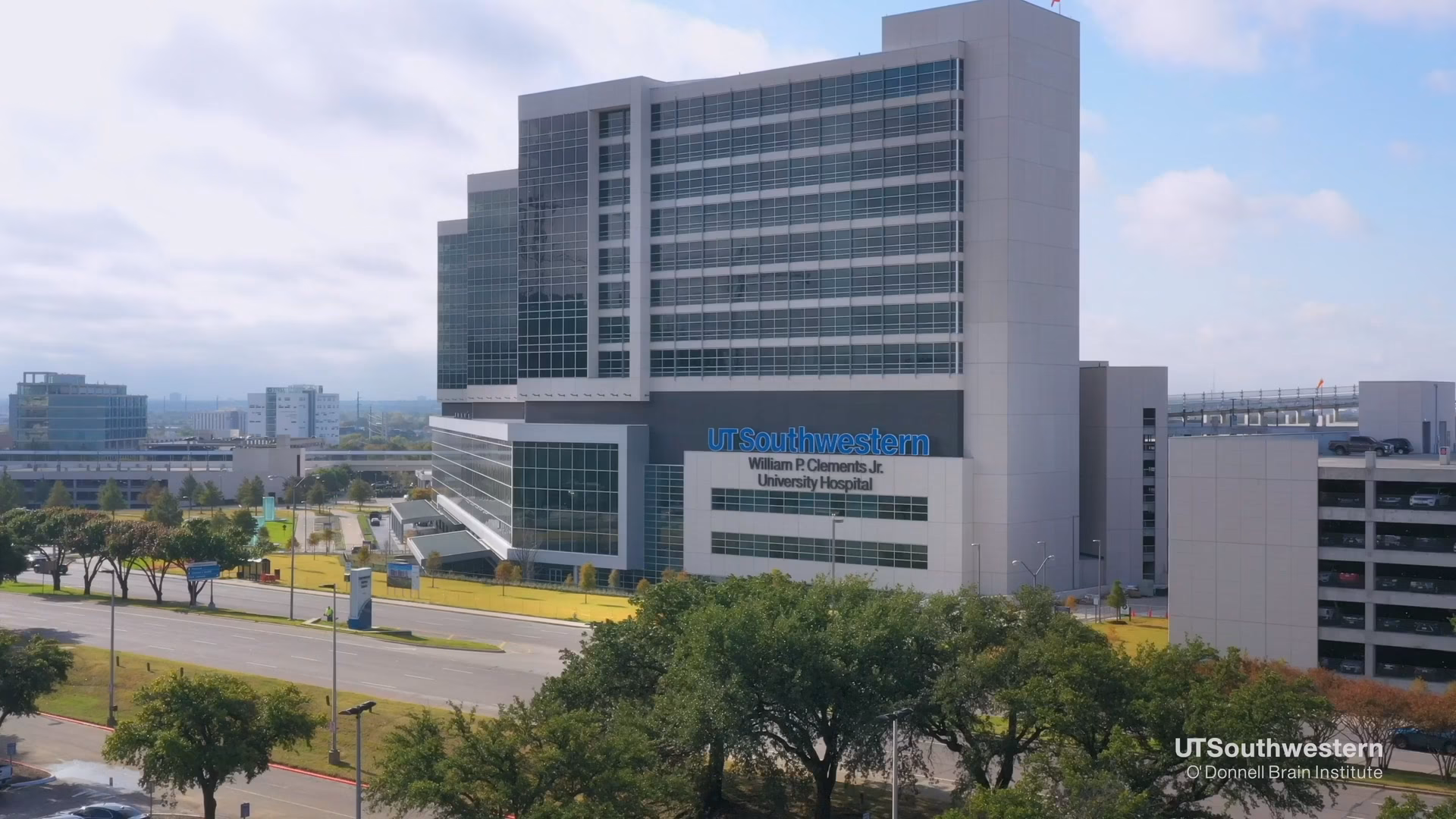 How much does a neurologist make at UT Southwestern?